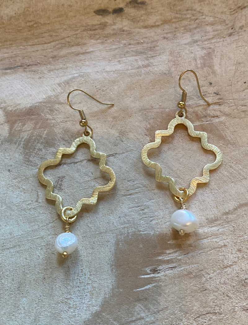 Brushed gold & pearl earrings