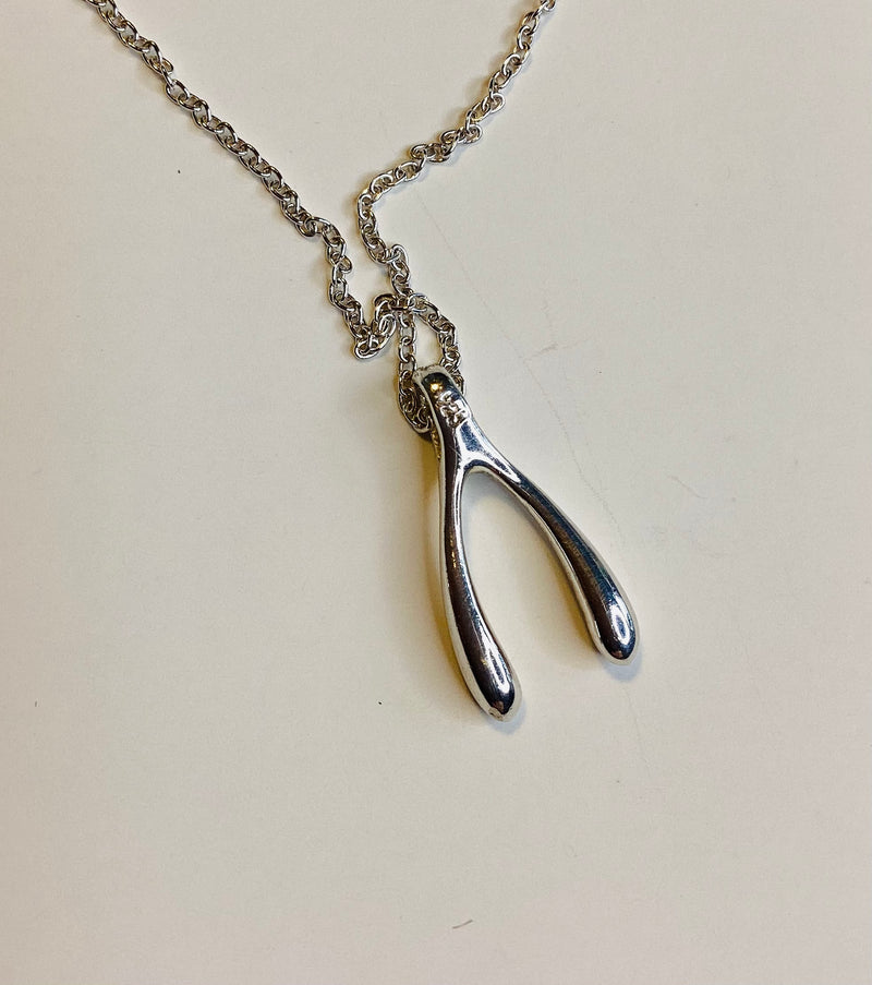 Wishbone necklace in sterling silver